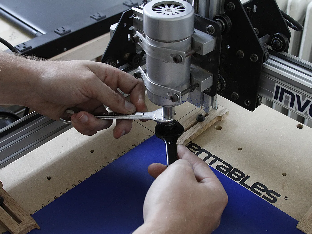 Simple Sign — Step 2: Install your bit (image 4)