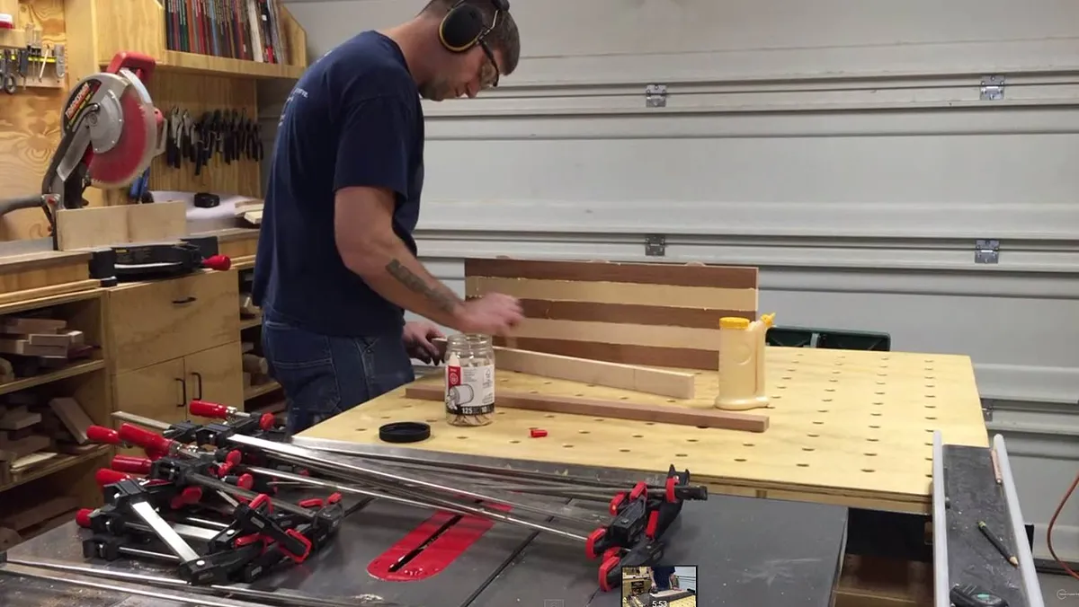 American Flag Coin Rack — The third panel assembly (image 2)