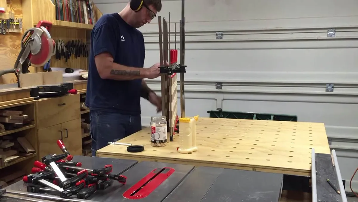 American Flag Coin Rack — The third panel assembly (image 3)