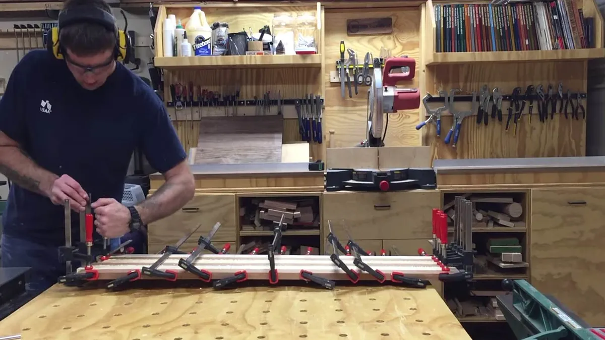 American Flag Coin Rack — Assemble the second panel (image 5)
