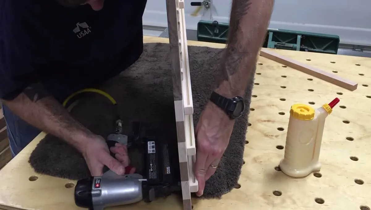 American Flag Coin Rack — Attaching the coin trays (image 3)