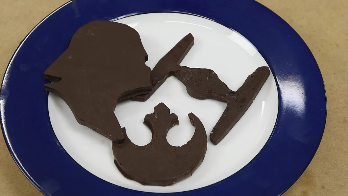 Star Wars Silicone Chocolate Mold — Remove Chocolate from mold (image 3)