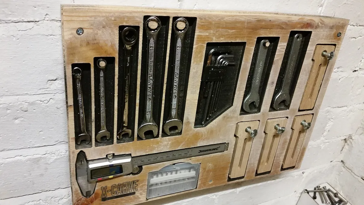 Make a Wall Mounted Tool Rack - image 2