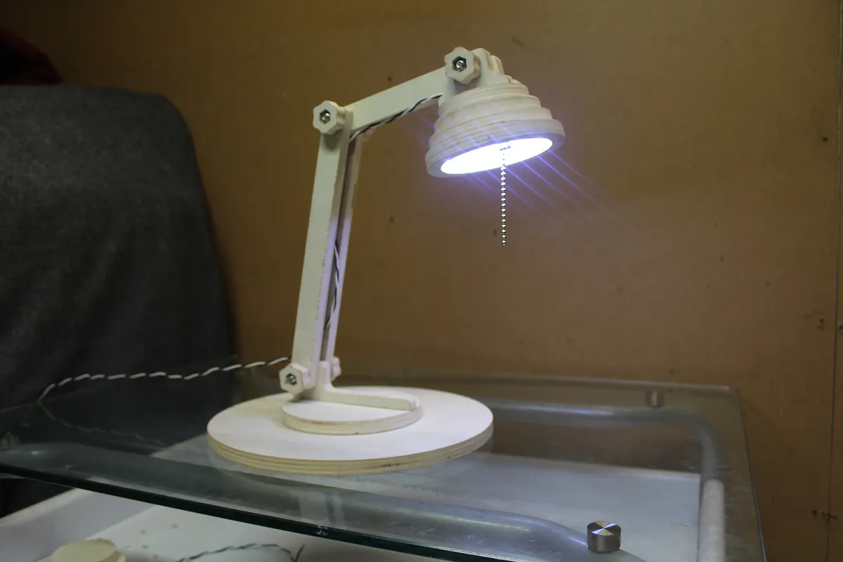 Desk lamp - image 1