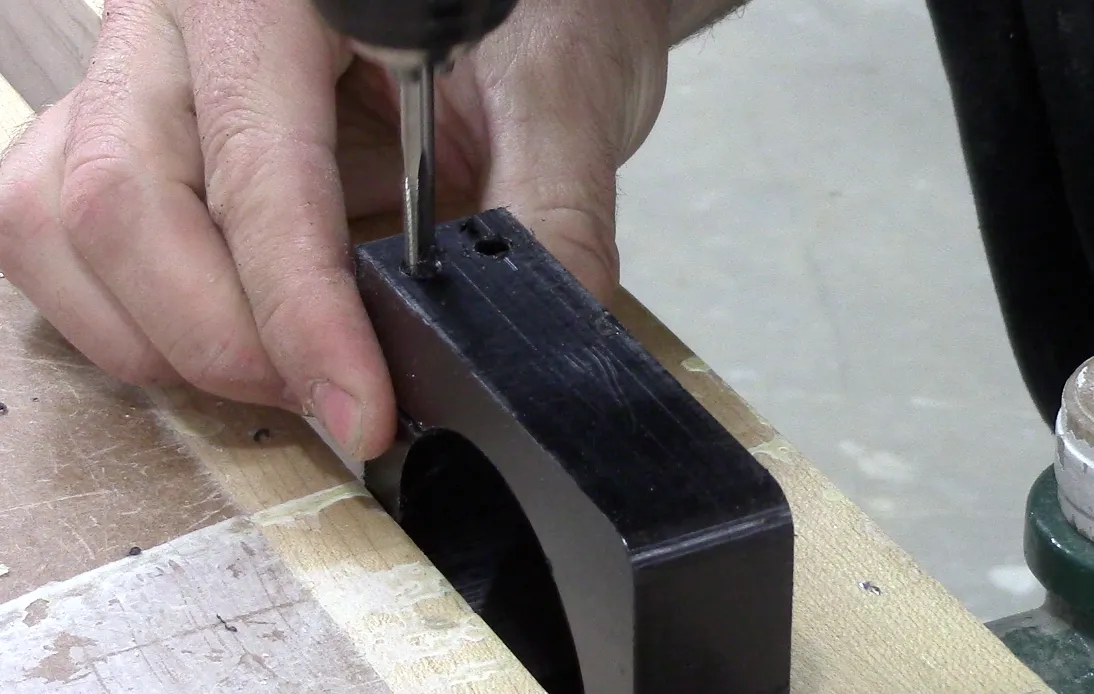 Spindle mount — Tap the holes