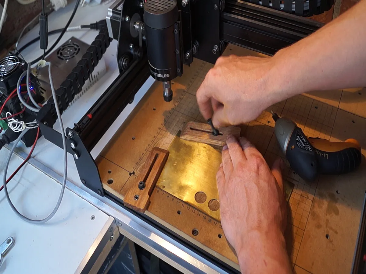 Brass fishing lure — Clamp Down material tighly