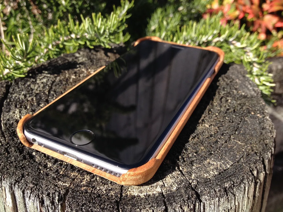 iPhone 6 Case — Unclamp, Cut Tabs, Under Cut, and Clean (image 4)