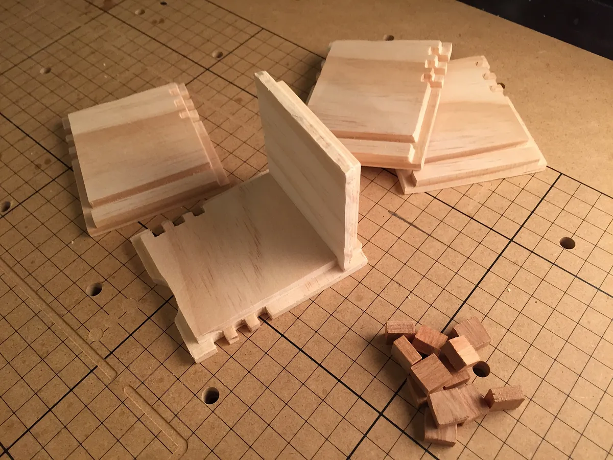 Box with Spline Joints — Assemble (image 2)
