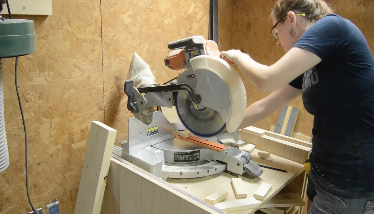 Simple Step Stool — Cut the Stretchers and Add Pocket Holes