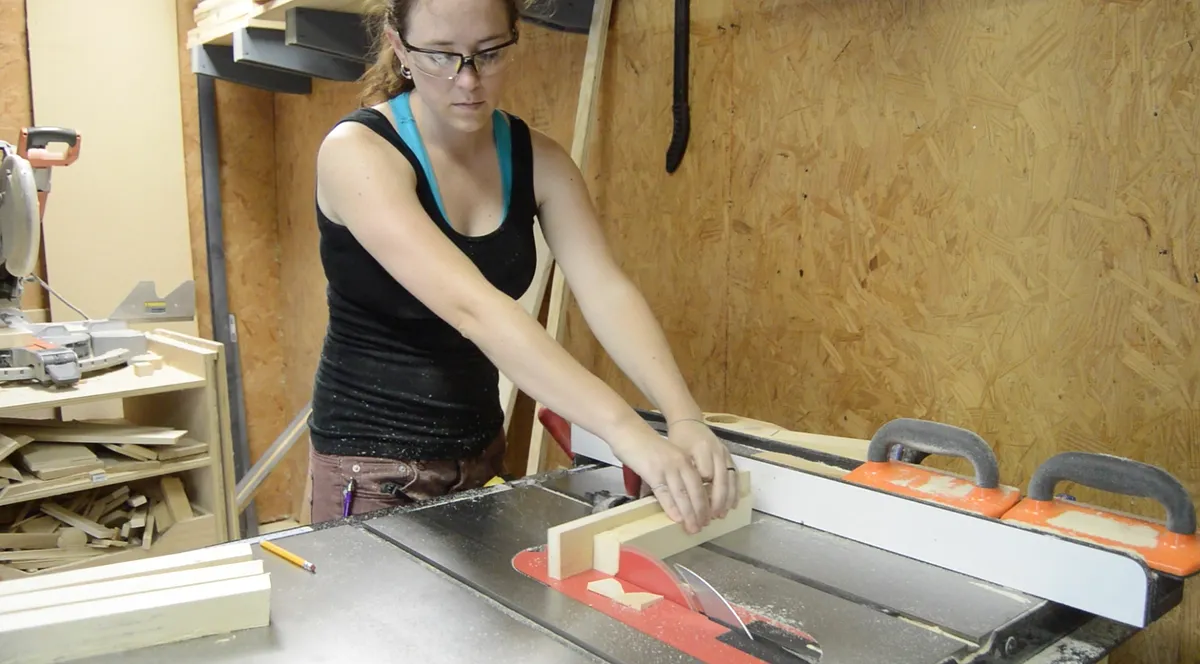 Simple Step Stool — Cut the Legs (image 2)