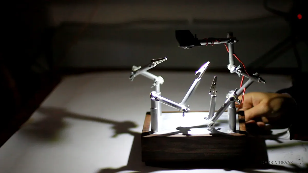 10 Watt LED Task Lamp w/ 3rd Hands — Soldering Lights On (image 4)