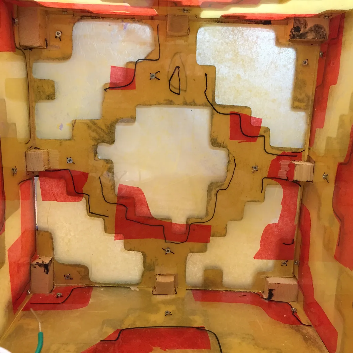 Red Stone Lamp — Assembly (image 2)