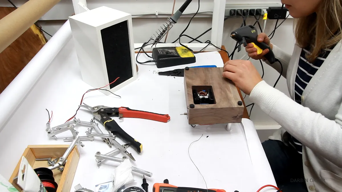 10 Watt LED Task Lamp w/ 3rd Hands — Fitting the Electronics (image 4)