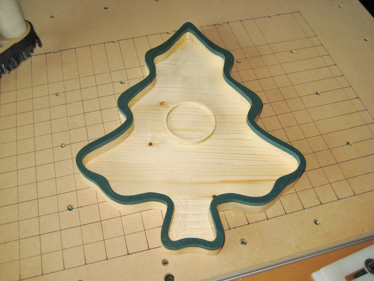 X-Mas Tray — Assembly & Finishing (image 2)