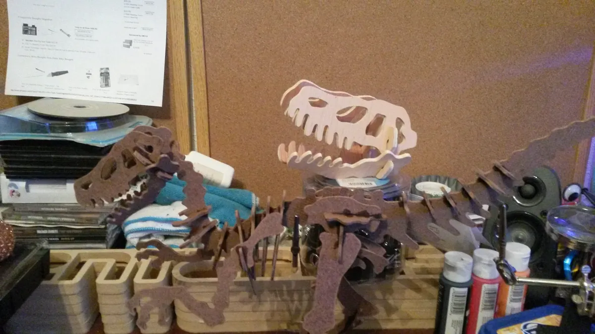 Large Velociraptor - image 2