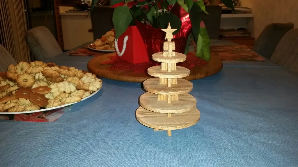 Christmas Tree — Step 5: Assemble the tree and display it
