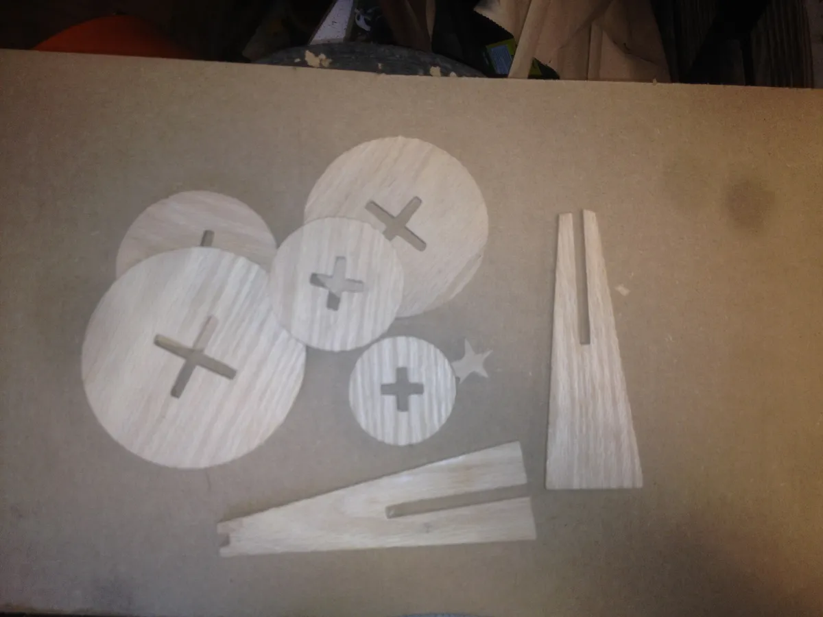 Christmas Tree — Step 1: Use Easel to cut out pieces