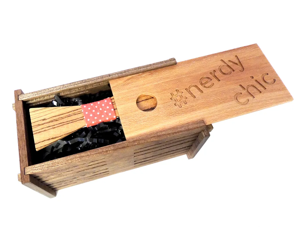 Spring Joint Gift Box - image 3