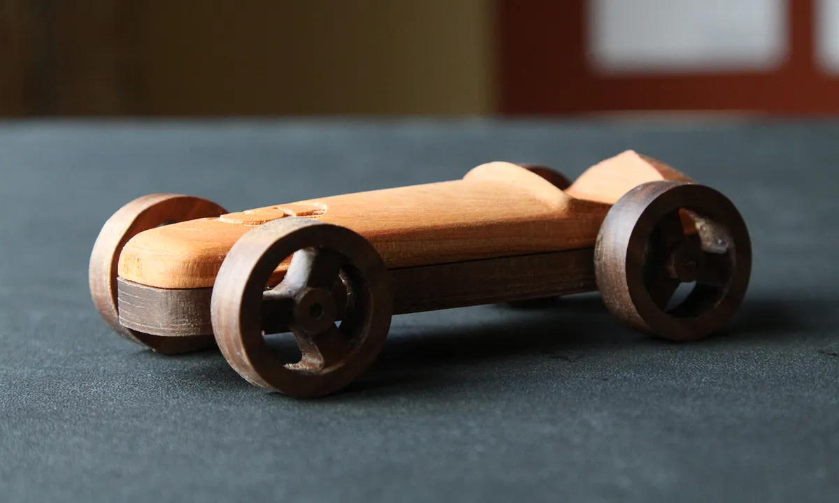Rubber Band Racer - image 1