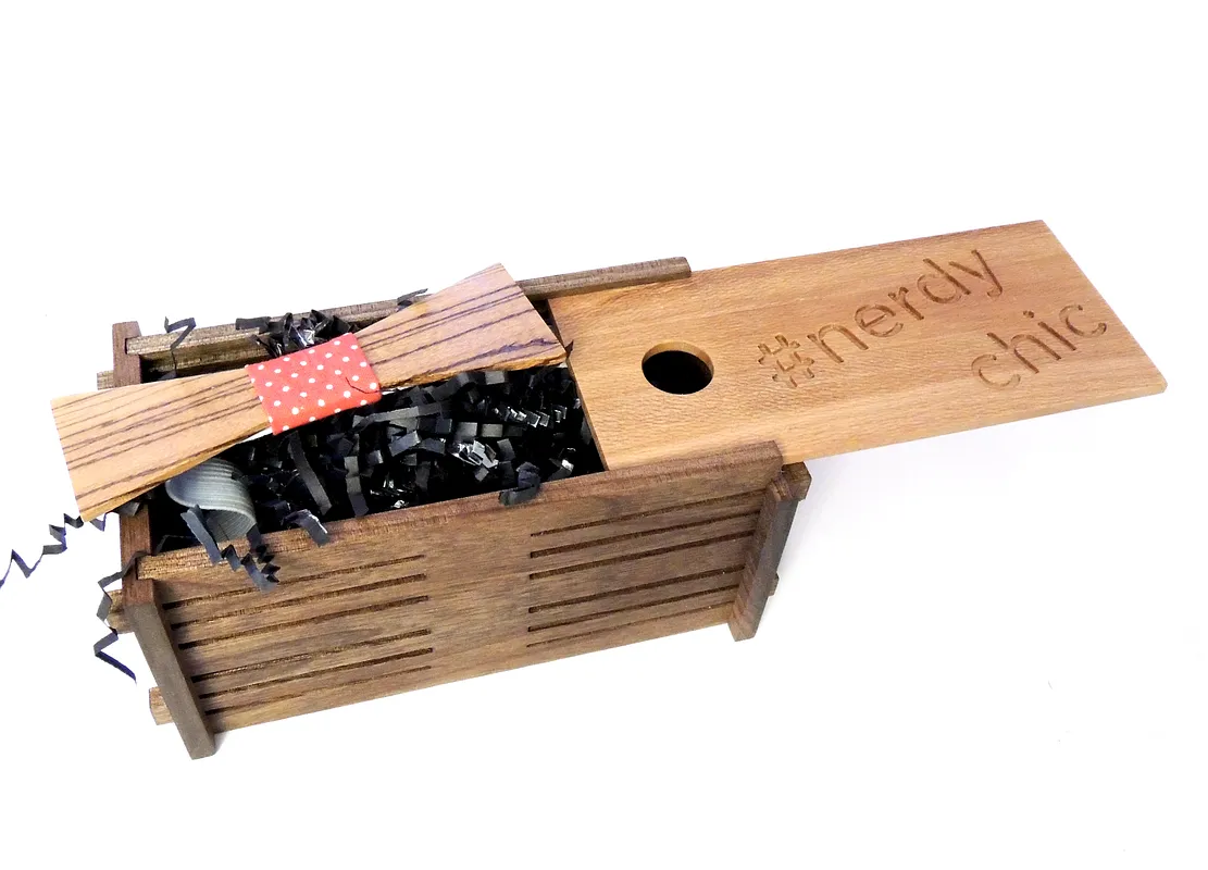 Spring Joint Gift Box - image 4