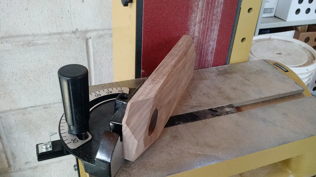 Balancing Wine Bottle Holder — Sand angle for balance
