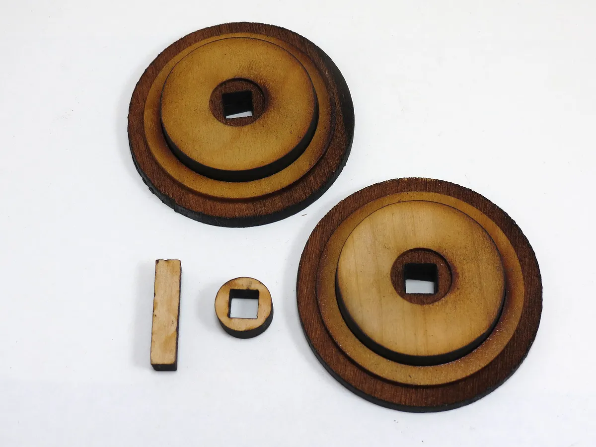Flatpack Yo-yo — Glue the first layer