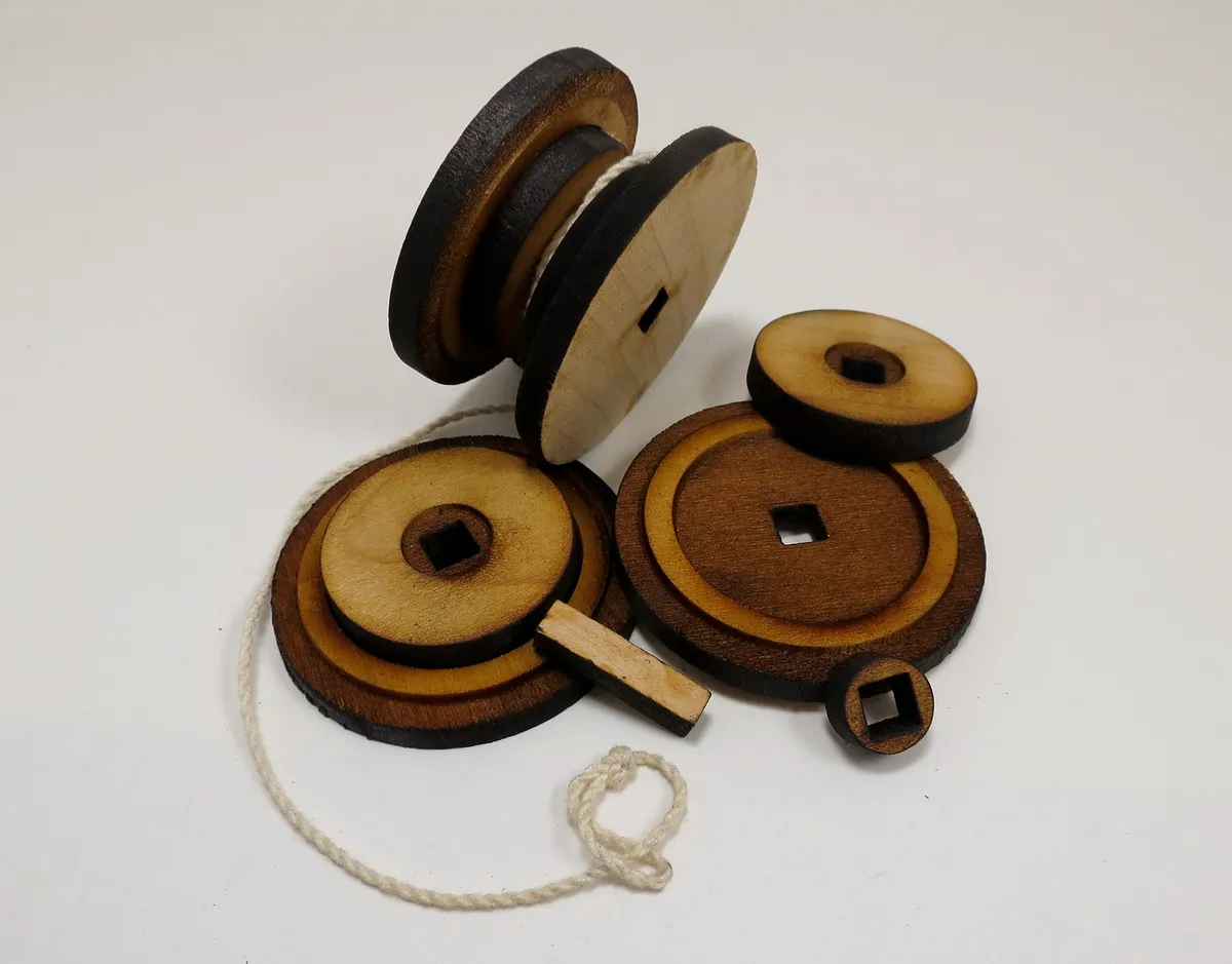 Flatpack Yo-yo — Glue the halves together