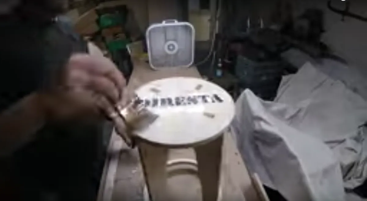 DIRESTA Wood Stool  — Take a picture