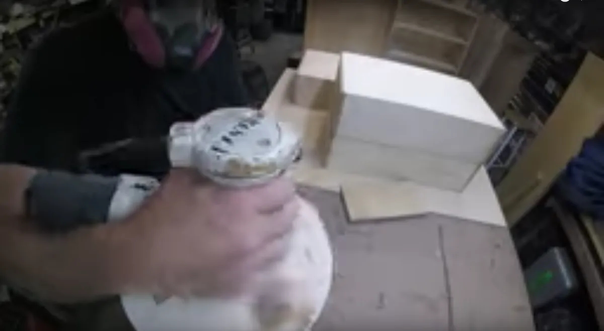 DIRESTA Wood Stool  — Sand the filler on the seat (image 2)