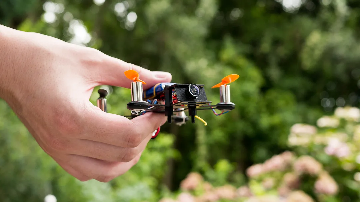 Micro quadcopter - image 2