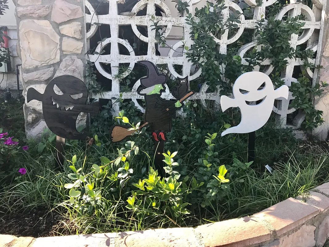 Ghost Yard Sign - image 1