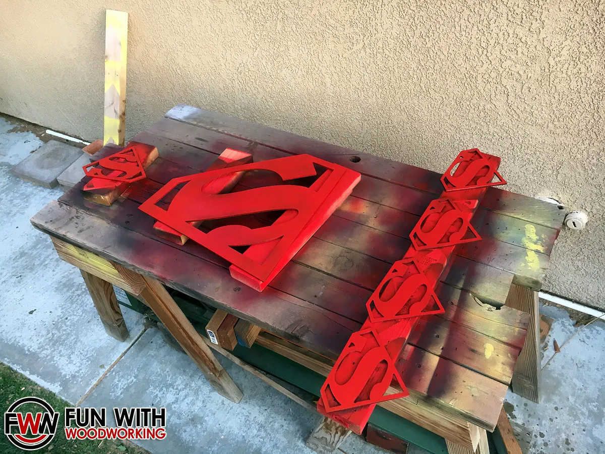 Superman Logos — Paint the pieces (image 3)