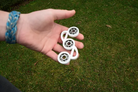 The dual wing spinner