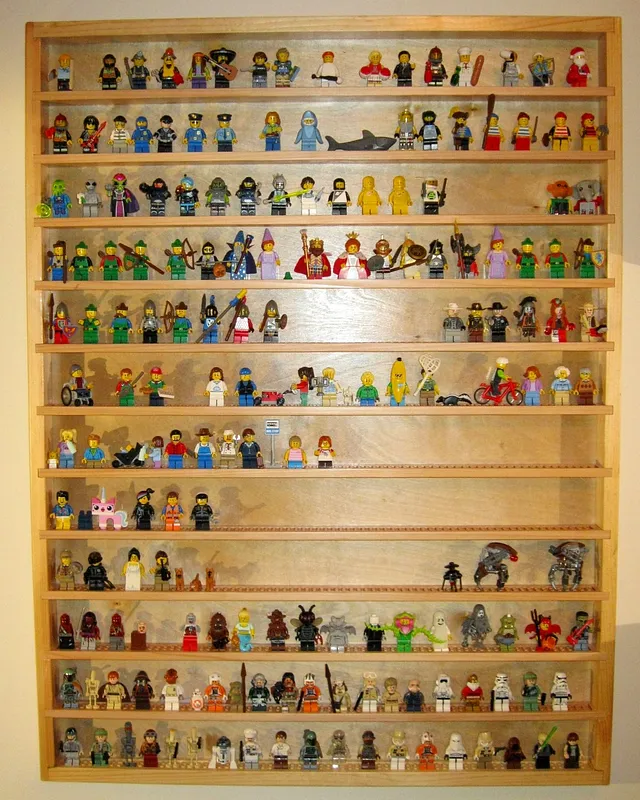 LEGO Mini Figurine Display Shelf - image 2