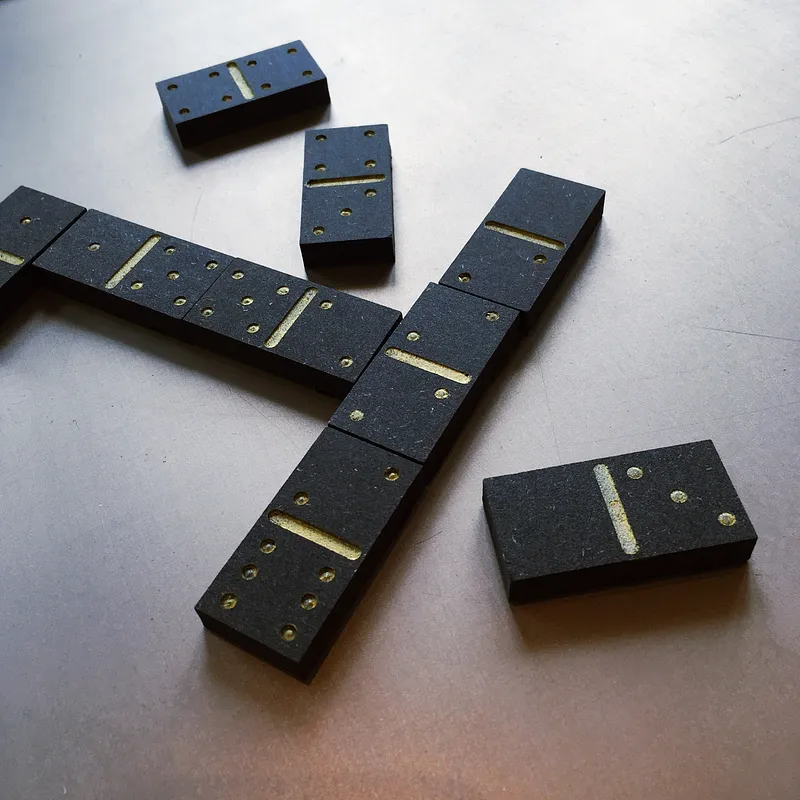 Dominoes Set with Box - image 1