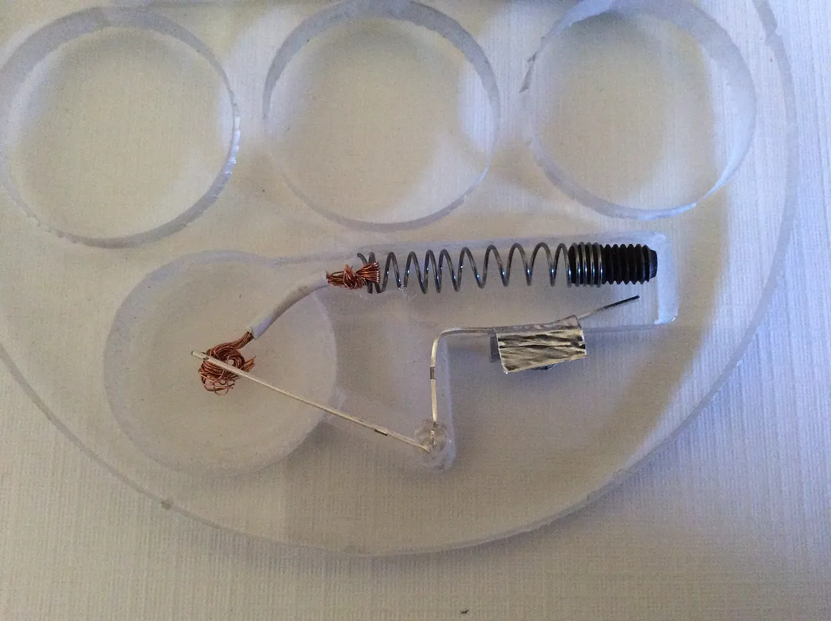 LED Fidget — LED and battery assembly