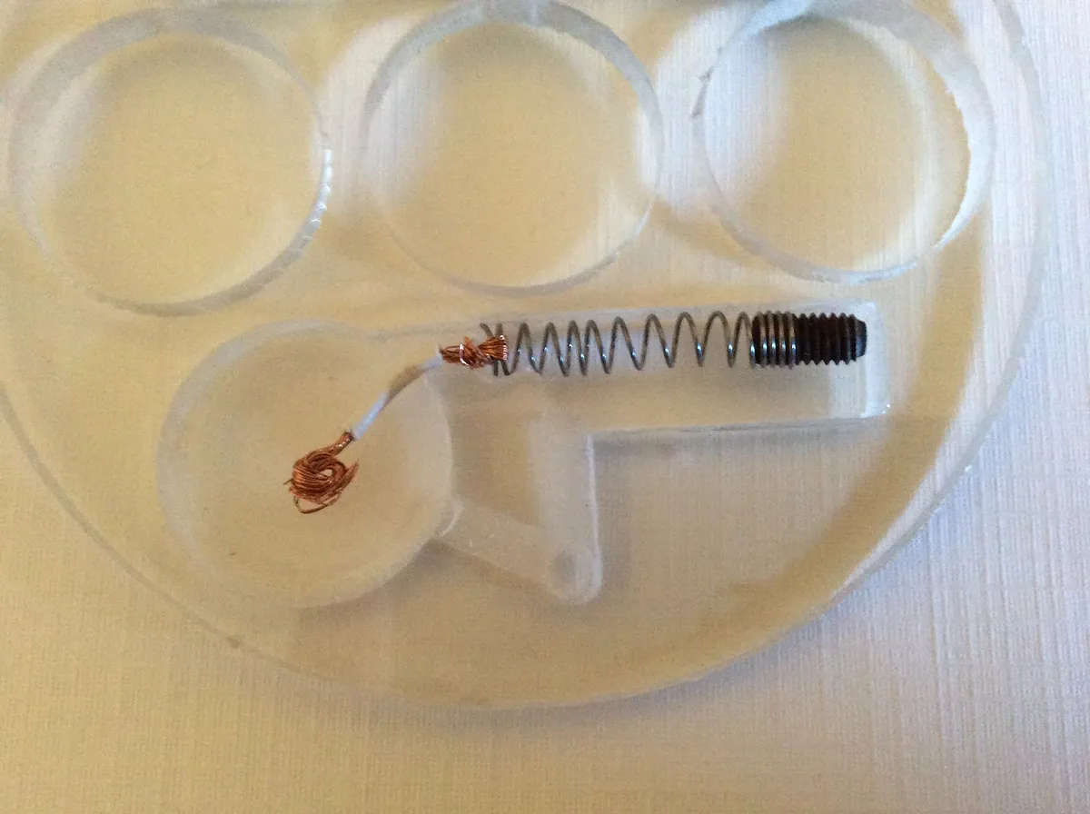 LED Fidget — Wire LED circuit