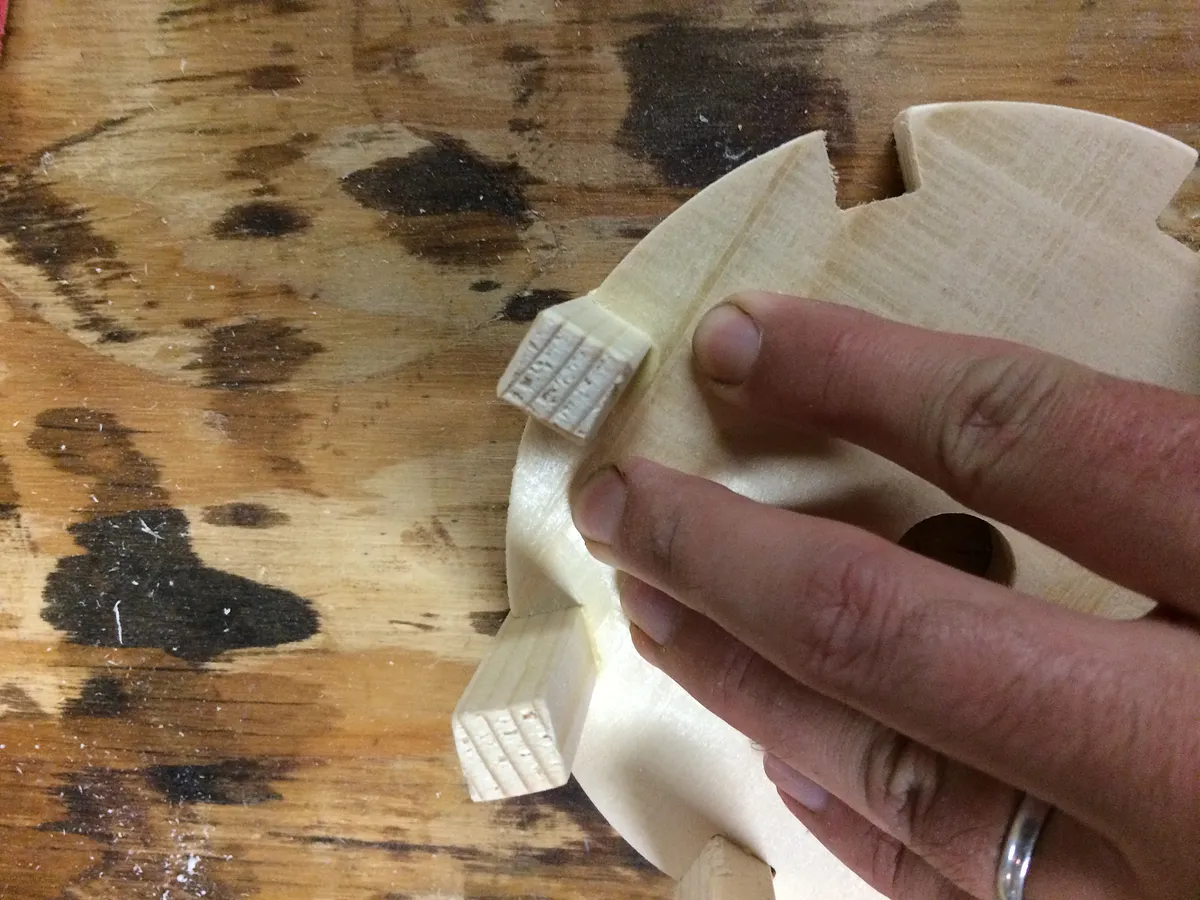 Cog'n'Gear (v1) — Glue it up (image 4)