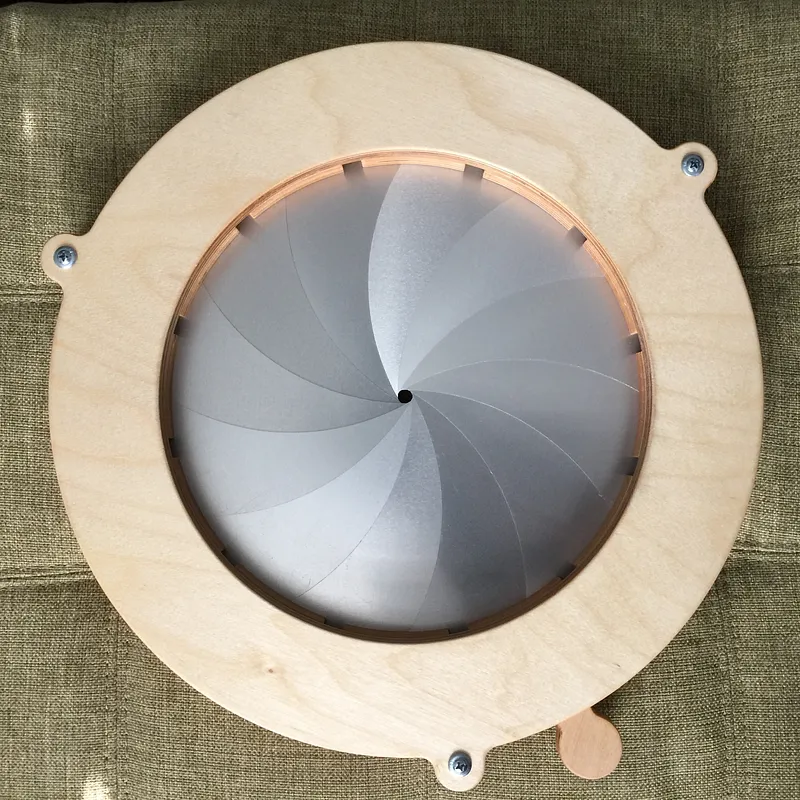 12 Blade Mechanical Iris - image 1