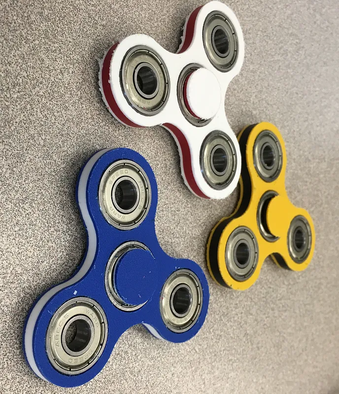 Fidget on plastic - image 1