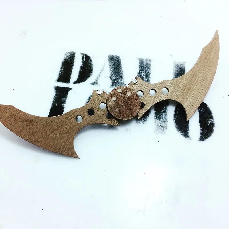 Folding Batarang - image 4