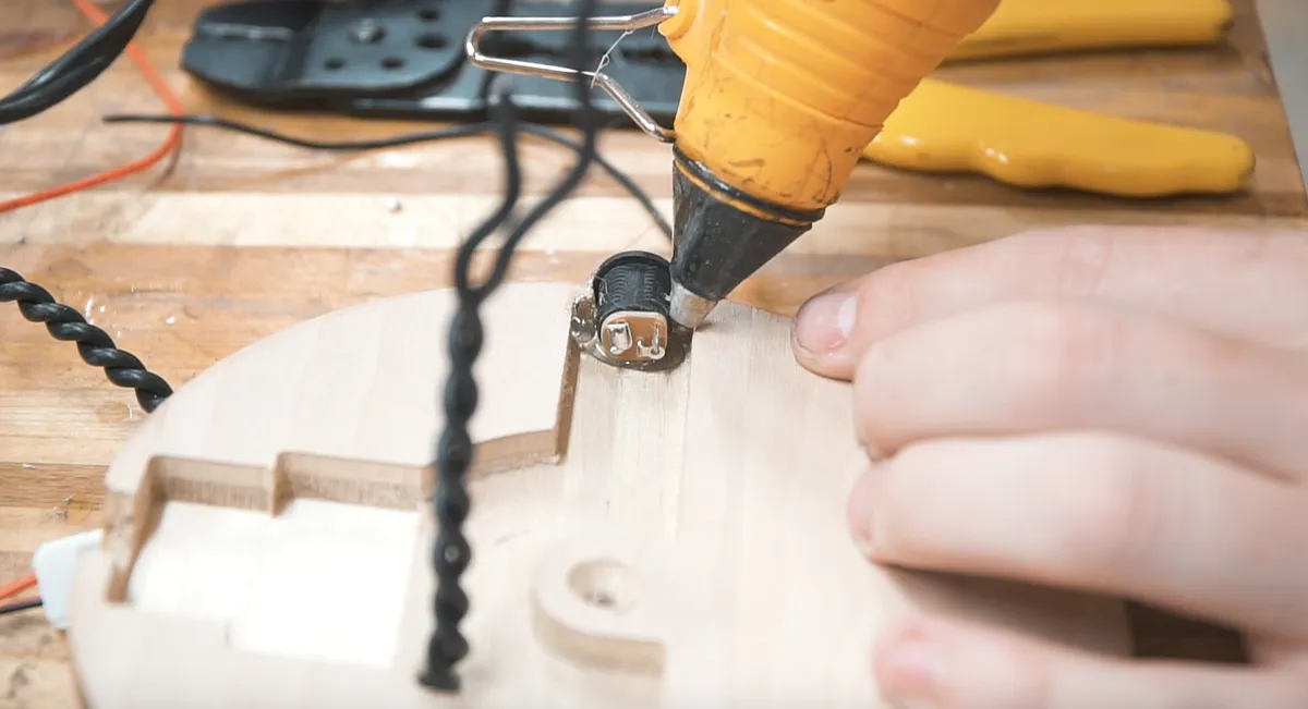 DIY Flat Pack LED Desk Lamp — Wiring (image 3)