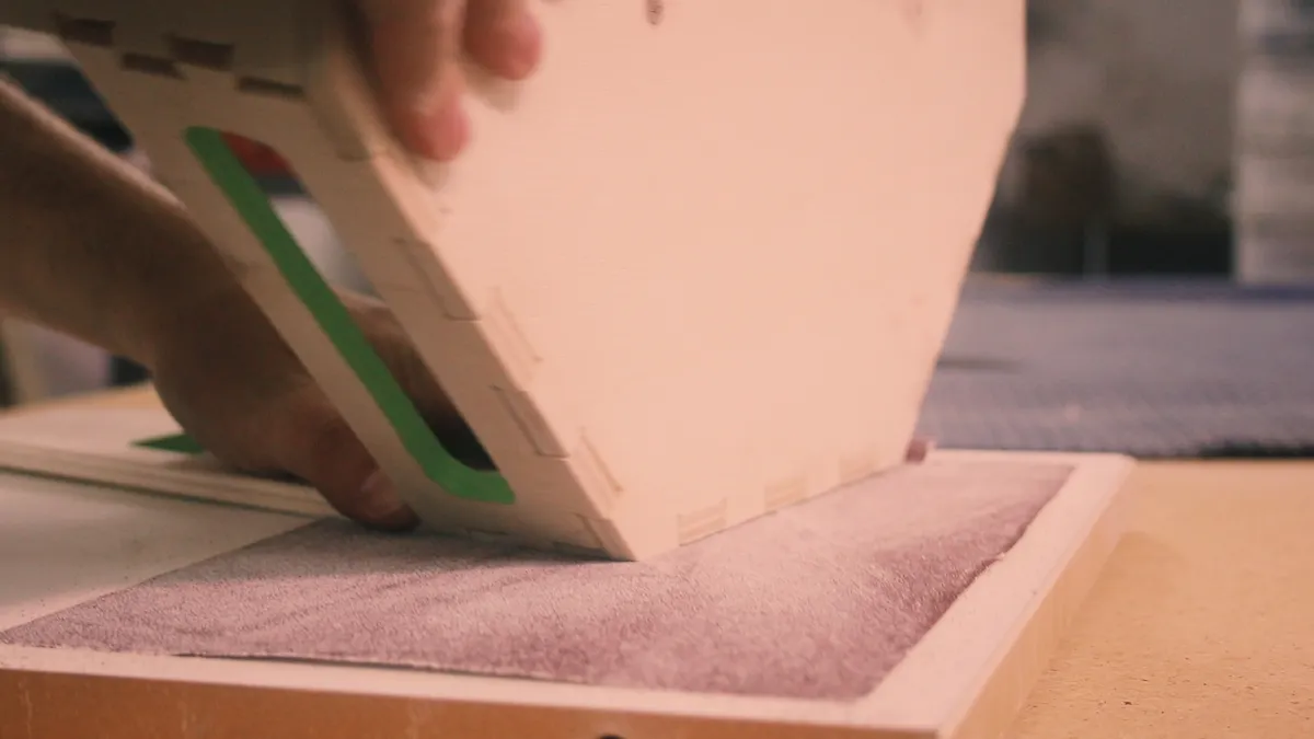 Box - jointed Table - Cactus! Workshop — Sand down the joints (image 2)