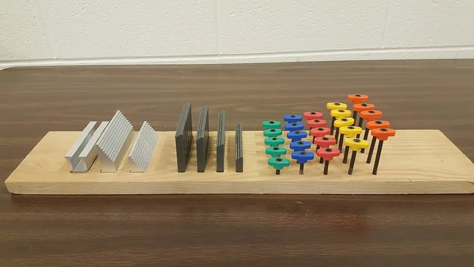 Clamp holder - image 1