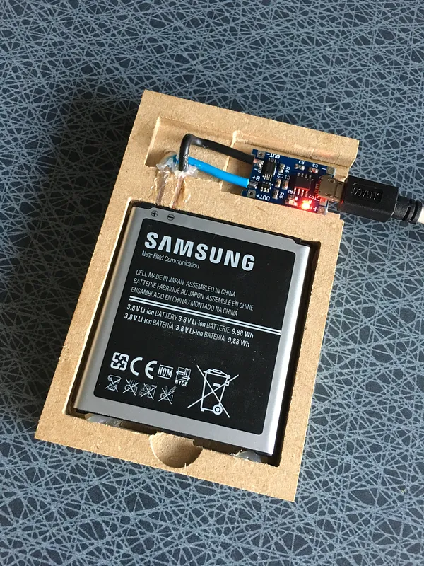 Battery charger for Samsung B600BE batteries - image 1