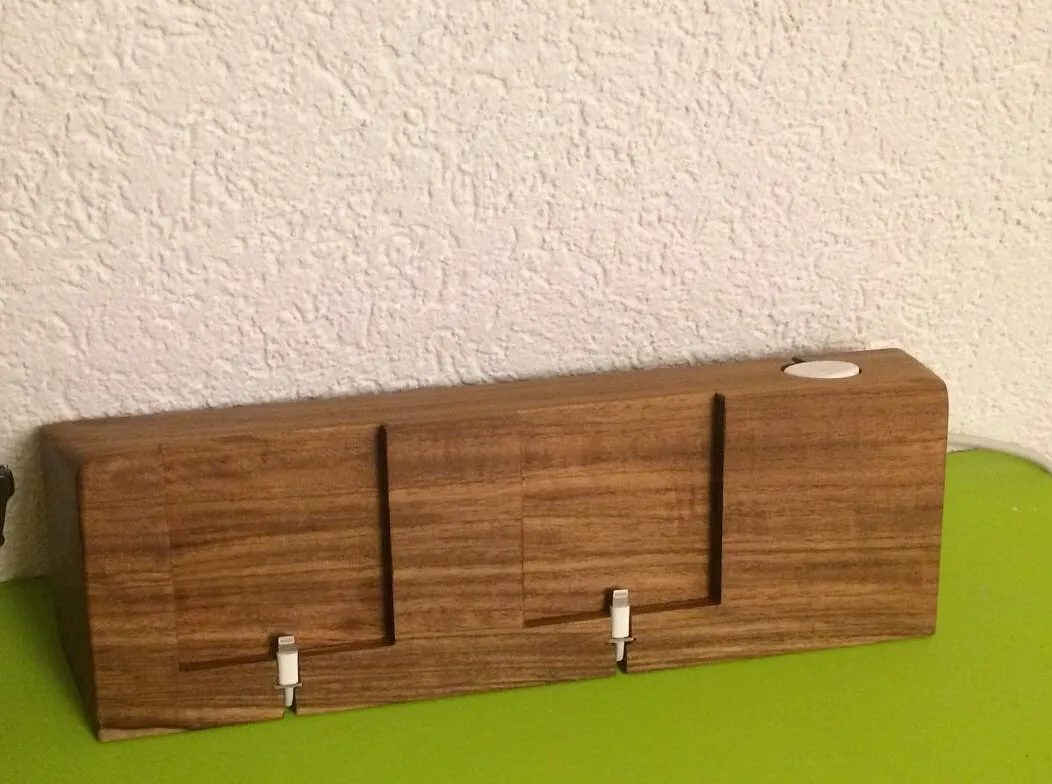 iPhone Stand - image 1