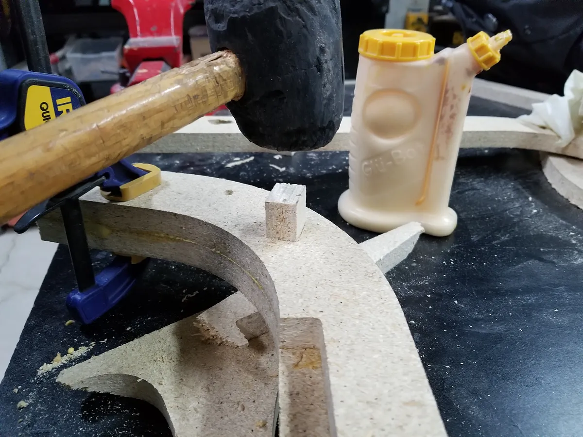 Chair — Glue the pieces together (image 5)
