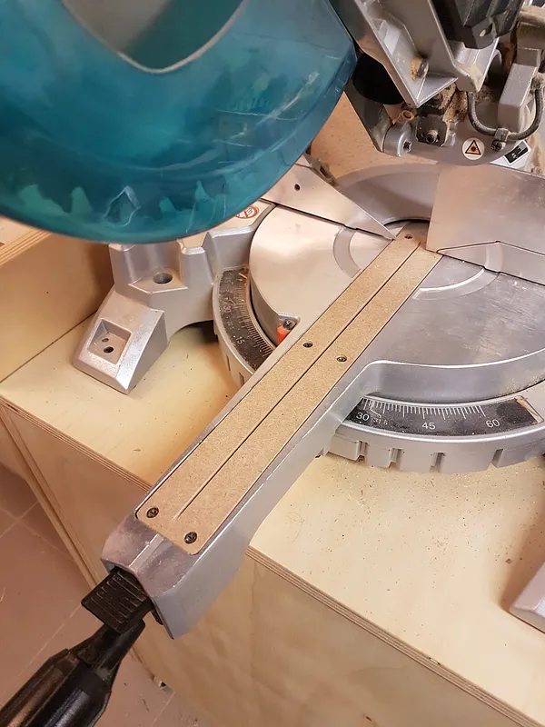 Inlay for mitre saw - image 1