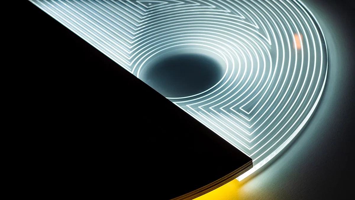 Wall Lamp - image 3