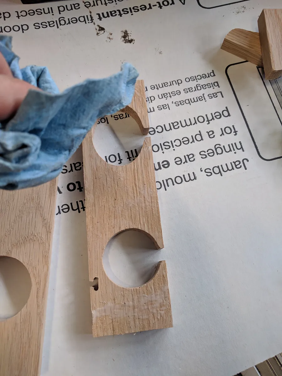 Man Shave(r Shelf) — Step 3: Assemble, Glue and Clamp (image 3)